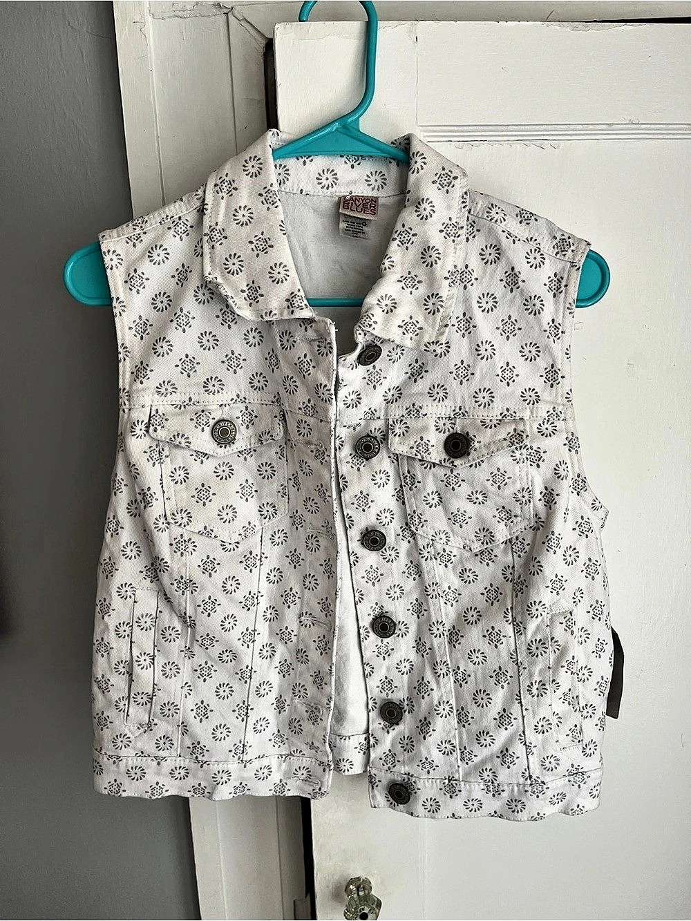Late 90’s early 00’s Y2K style Canyon River Blues Missy Vest Floral Cotton/Denim